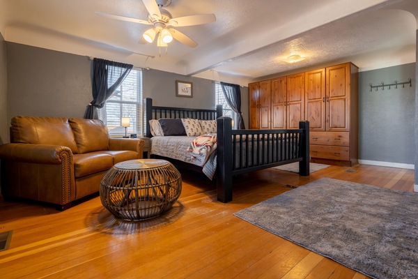 2 dormitoris, escriptori, wifi gratuïta i roba de llit