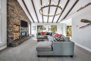 Smart TV, chimenea