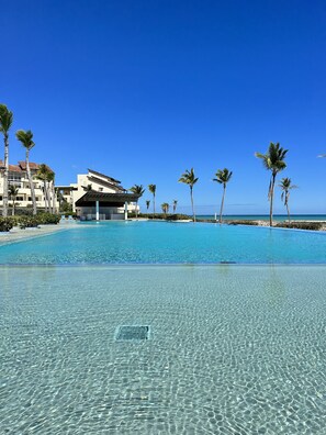 室外泳池
