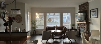 Super Cozy 5 Bedroom Entire House in Ladner