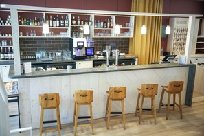 Quán bar thể thao