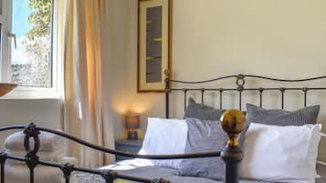 3 bedrooms, free WiFi, bed sheets