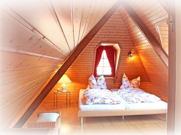 2 Schlafzimmer, Reisekinderbett, kostenloses WLAN, Bettwäsche