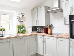 Lavavajillas, periquera y congelador 