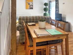 Dining - 2 bedroom accommodation in Corwen (Corwen)