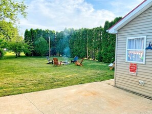 Property grounds - Rehoboth Beach Farmhouse Studio, right off the bike trail - 5 min from the beach (Rehoboth Beach)
