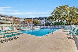 Innendørsbasseng og utendørsbasseng