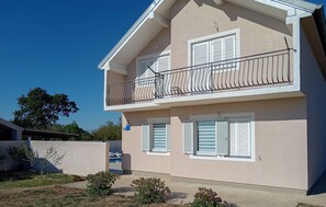 Exterior - Awesome home in Benkovac with WiFi (Benkovac)