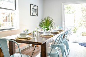 Dining - Relaxing Getaway, Walk to Beach & Restaurants, Pet Friendly, Close to Town (St. Augustine)