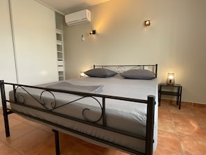 6 bedrooms, iron/ironing board, travel crib, free WiFi