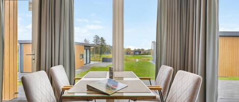 تناول الطعام