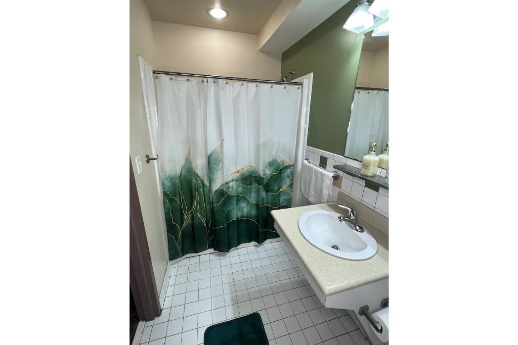 Spacious Midtown Getaway