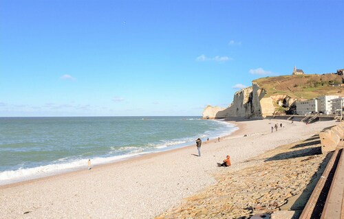 Lovely home in Vattetot sur Mer