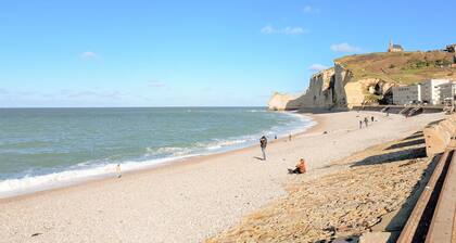 Lovely home in Vattetot sur Mer