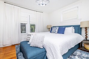 4 bedrooms, iron/ironing board, free WiFi, bed sheets