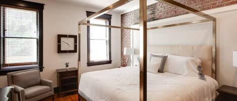 4 habitaciones, tabla de planchar con plancha y wifi gratis