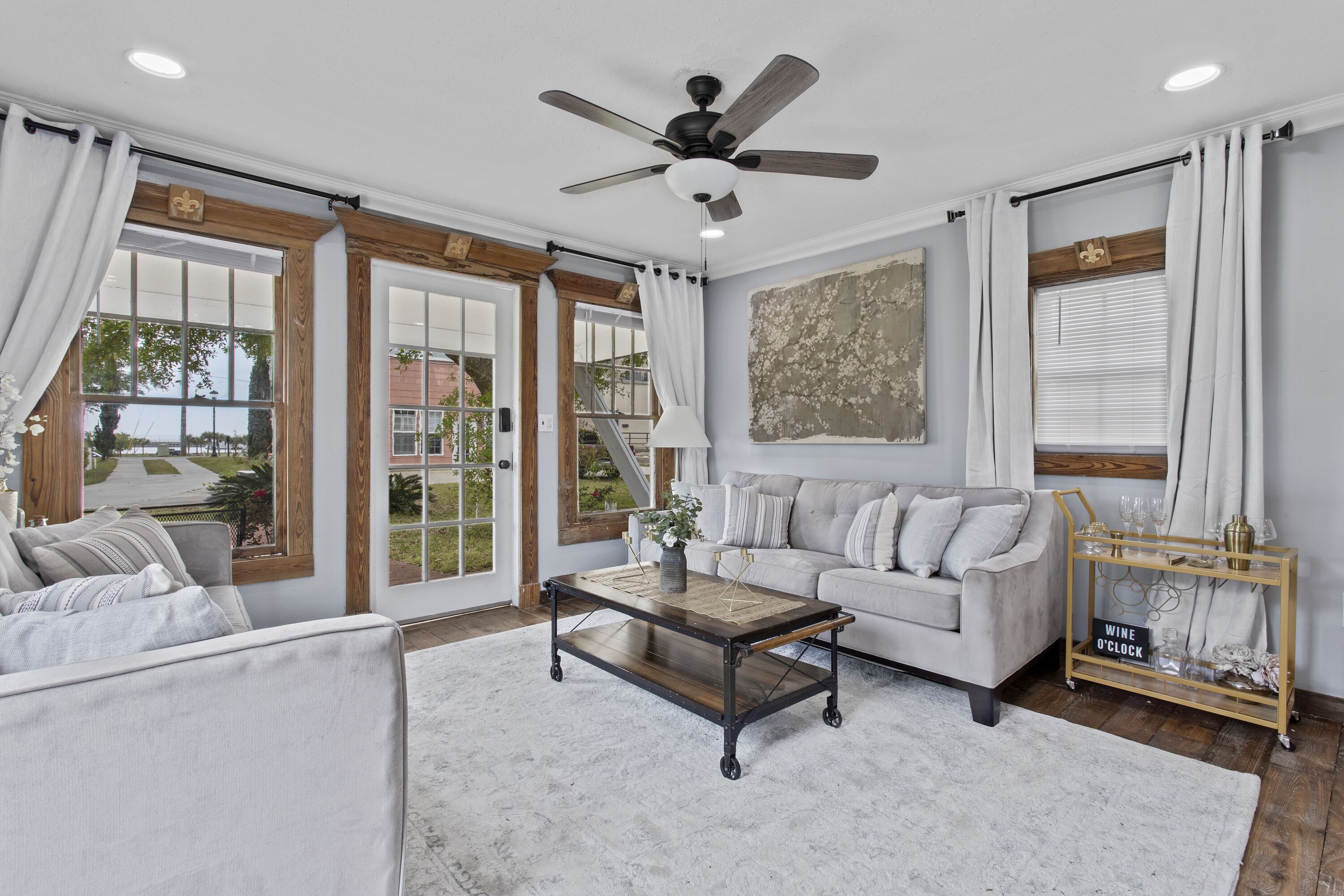 Beachfront cottage in downtown Pass Christian