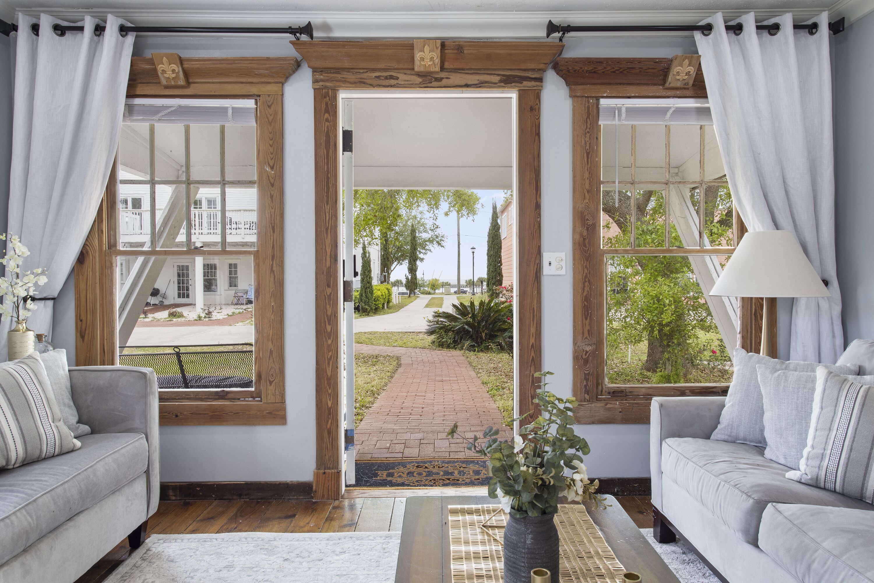 Beachfront cottage in downtown Pass Christian