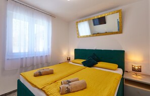 6 bedrooms, in-room safe, iron/ironing board, travel cot - Pet friendly home in Kapela with sauna (Kapela)