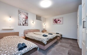 6 sovrum, värdeförvaringsskåp på rummet och strykjärn/strykbräda