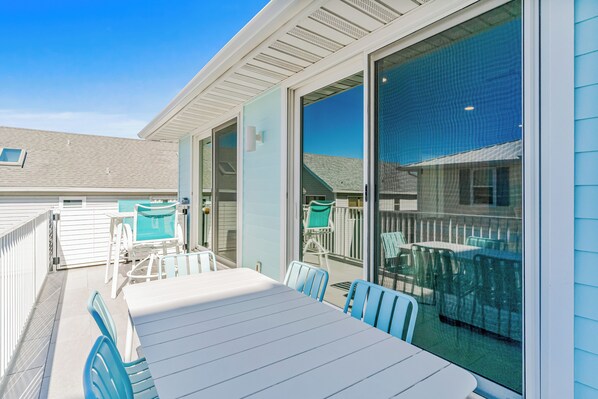 屋外ダイニングエリア