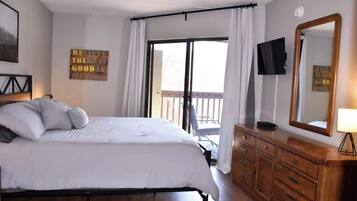 2 bedrooms, iron/ironing board, WiFi