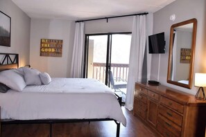 2 bedrooms, iron/ironing board, WiFi