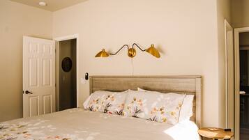 3 chambres, coffres-forts dans les chambres, bureau