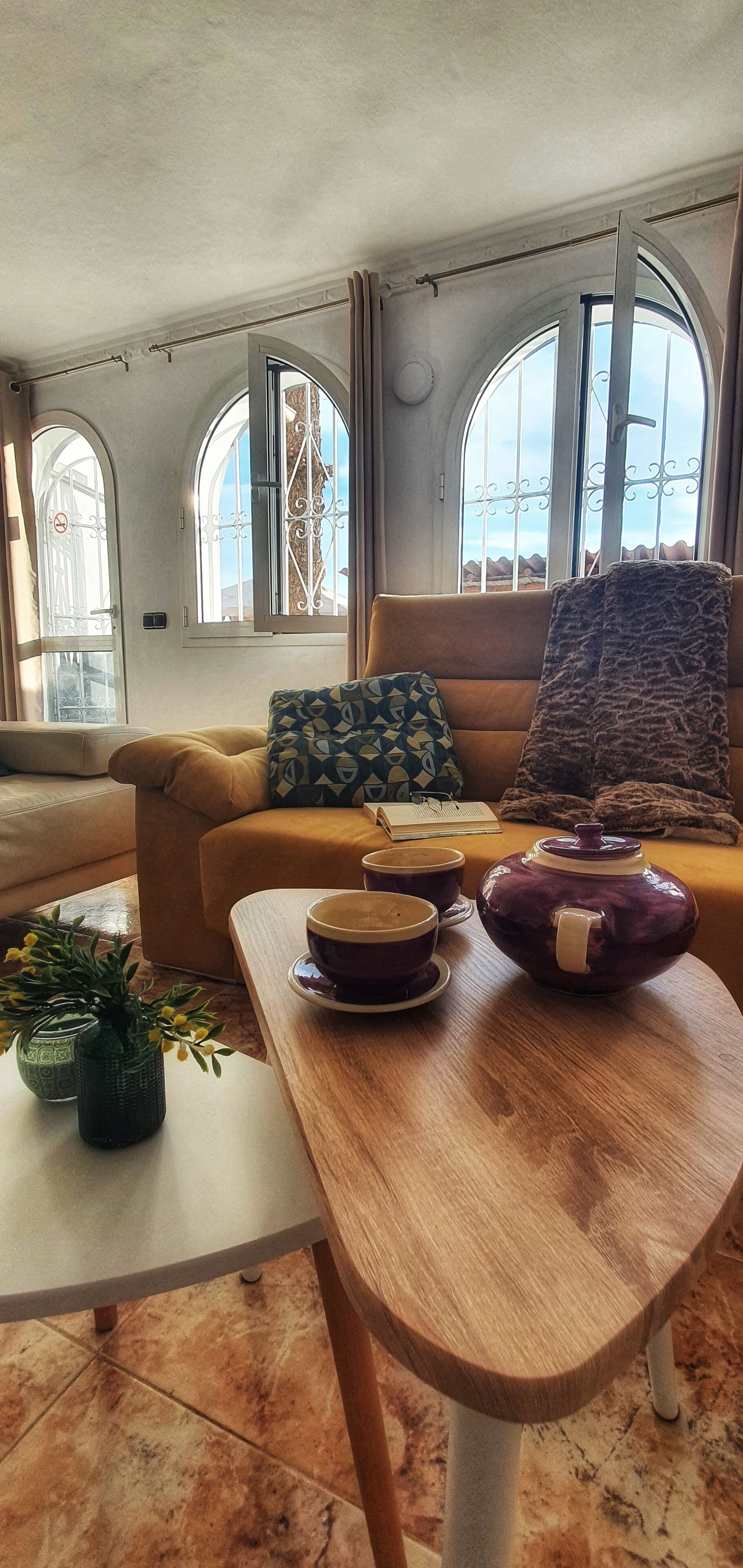 Smart TV, fireplace, video games, DVD player