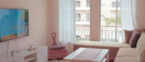 Una Smart TV, un reproductor de DVD