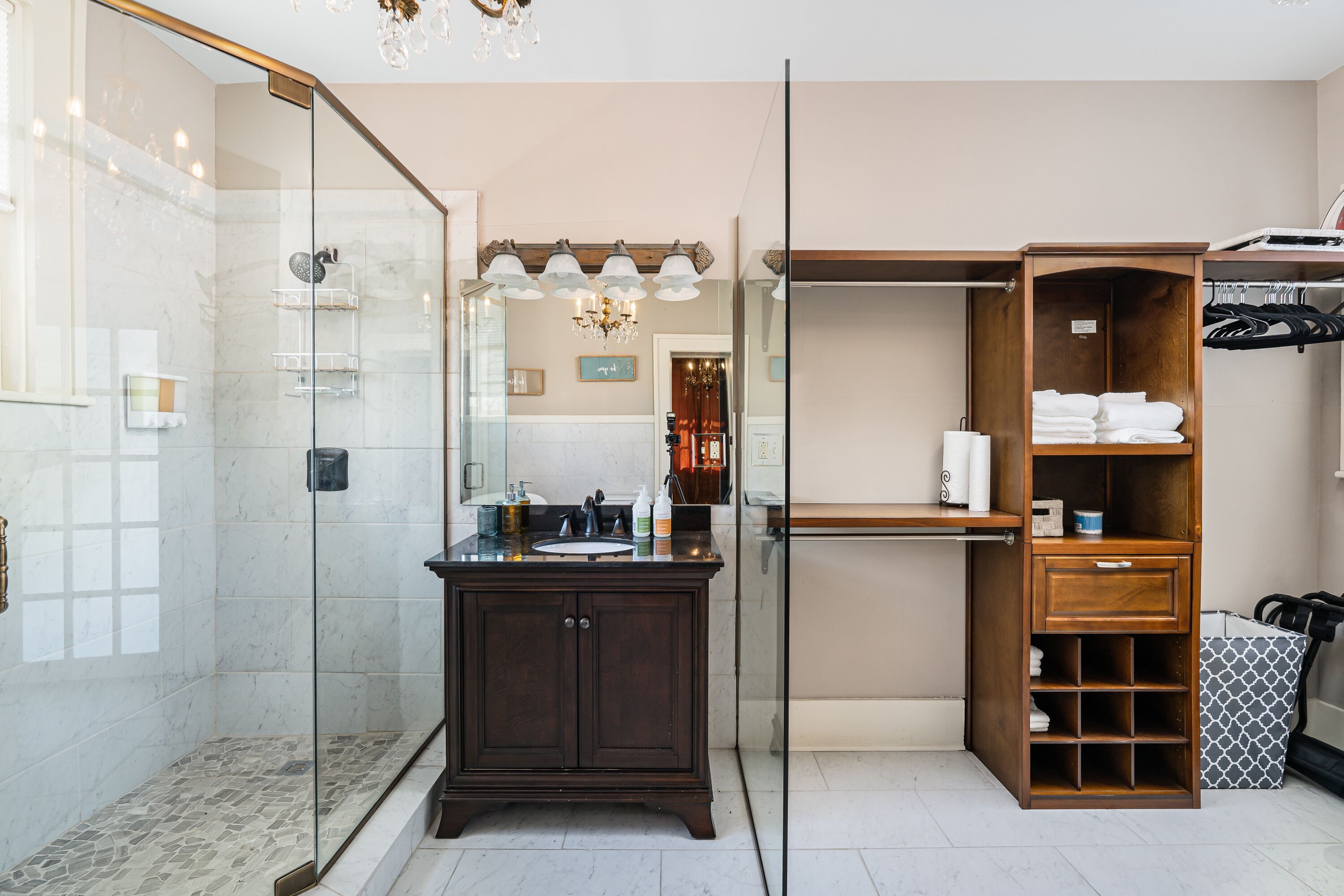 King Bed | Starkville | MS State | MUW 0.1 | Columbus AFB | Downtown Columbus