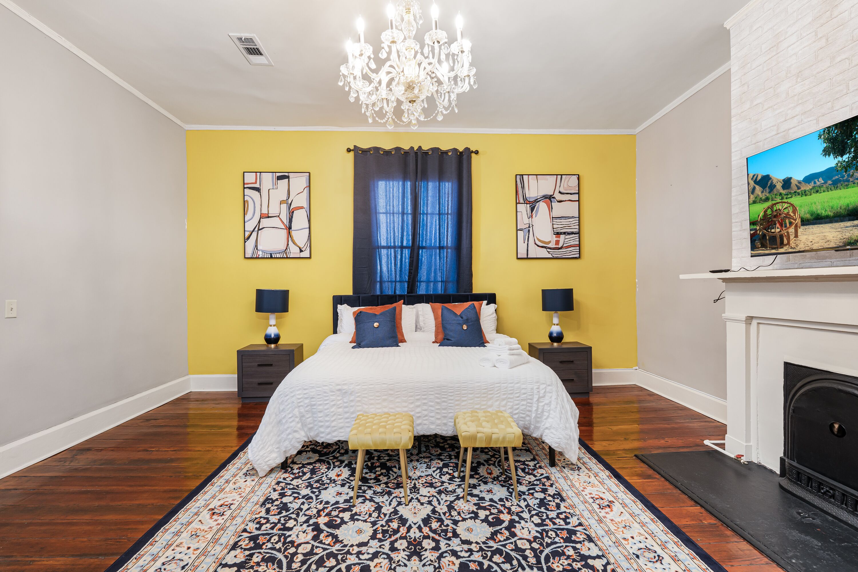 King Bed | Starkville | MS State | MUW 0.1 | Columbus AFB | Downtown Columbus