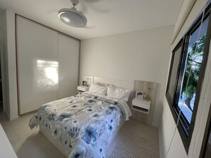 1 habitación, tabla de planchar con plancha, wifi gratis y ropa de cama 