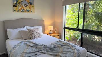 3 bedrooms, desk, iron/ironing board, travel crib