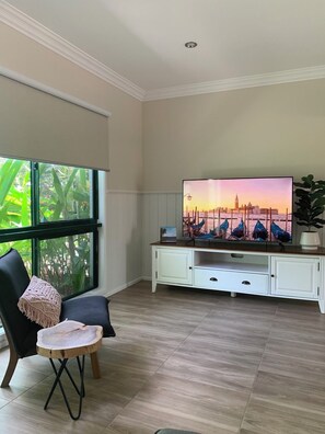 تلفزيون ذكي، كُتُب