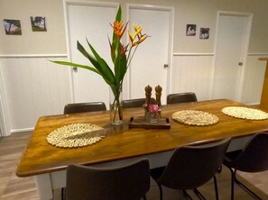 Dining - Ultimate heaven of comfort and relaxation. Entire house, large private pool.  (Kewarra Beach)