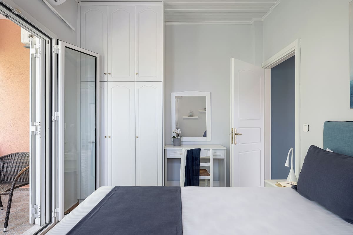 1 bedroom, down duvets, memory-foam beds, in-room safe