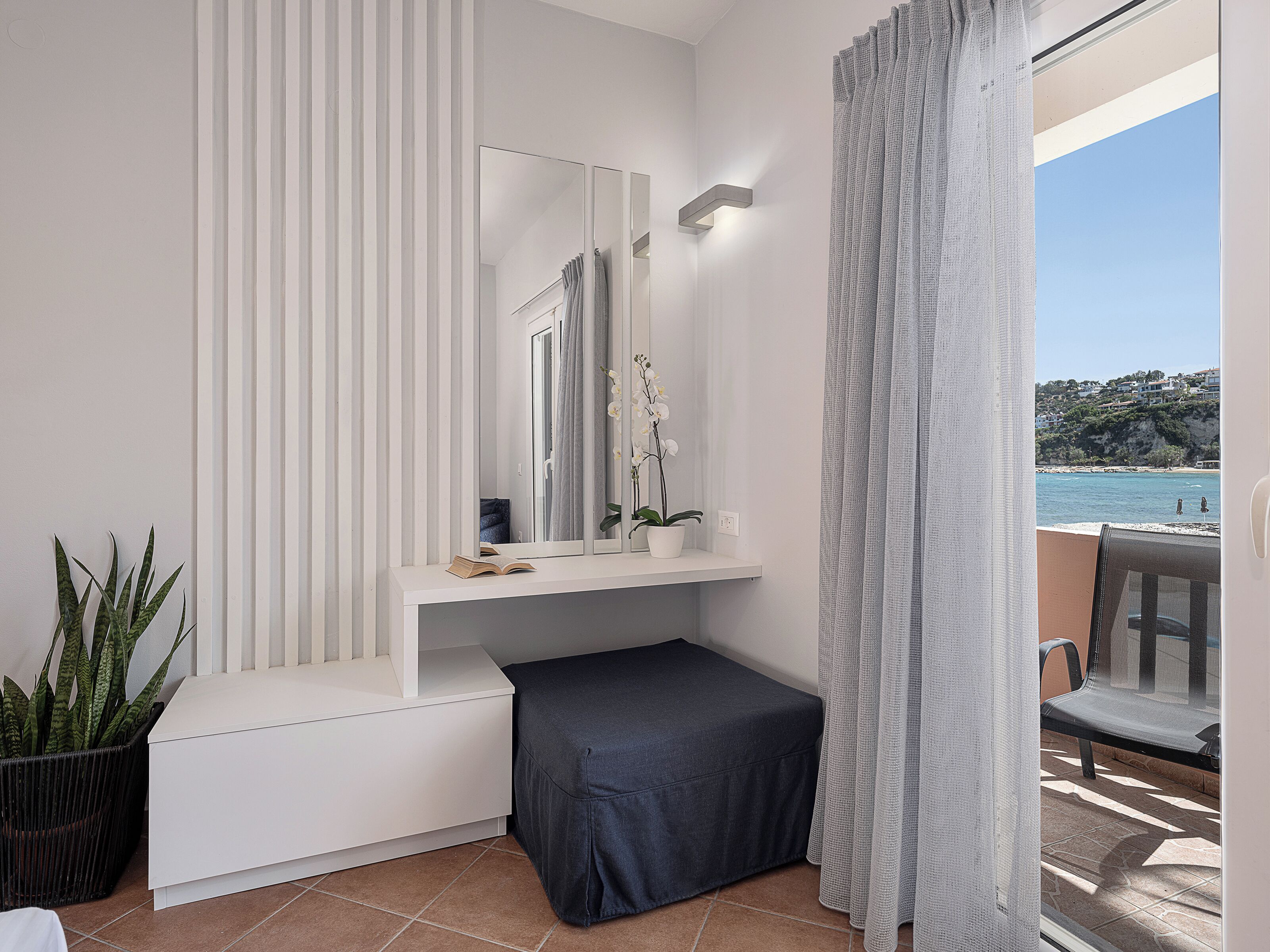 Luxury Studio, Non Smoking, Sea View | Down duvets, memory-foam beds, in-room safe, individually decorated