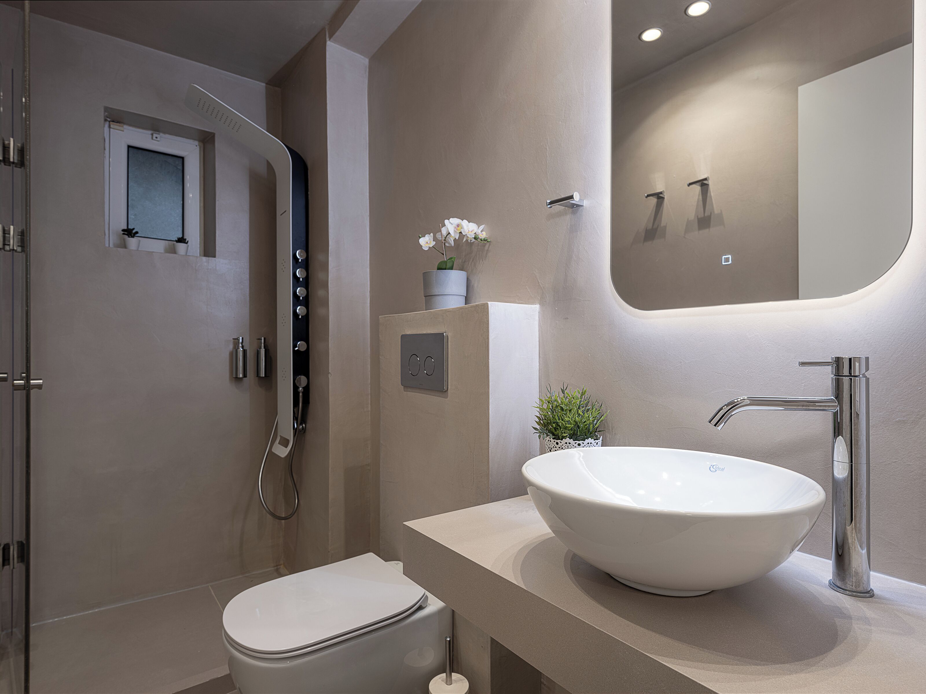 Luxury Apartment, 1 Bedroom, Non Smoking, Sea View | Bathroom | Shower, hydromassage showerhead, free toiletries, hair dryer
