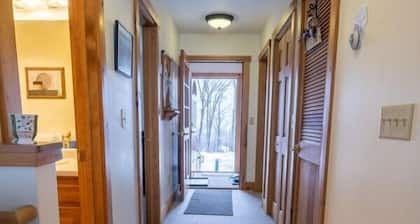 Beautiful 3 bdrm Jay Peak ski-in/ski-out condo!
