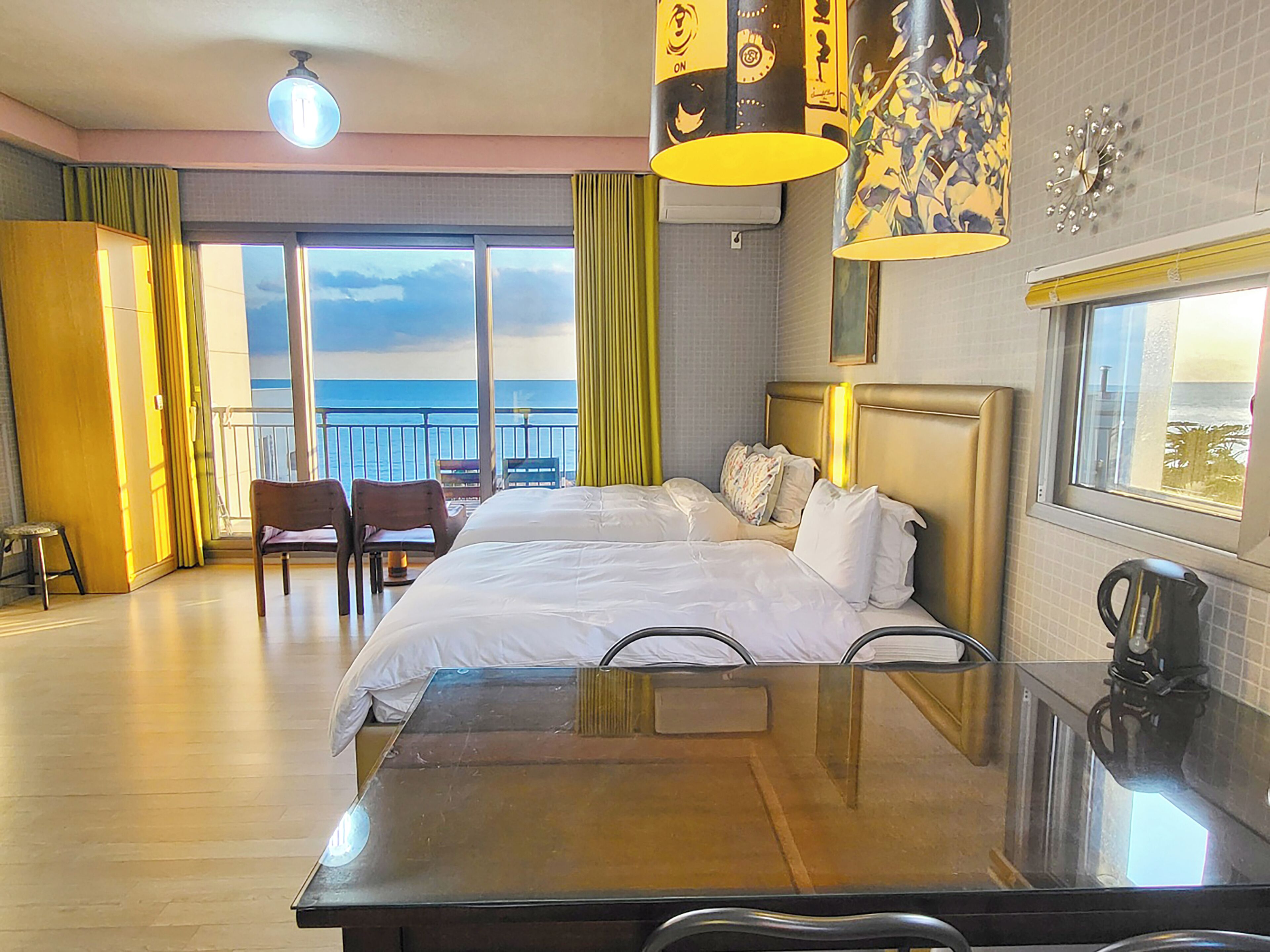 1 chambre, fer et planche à repasser, Wi-Fi, draps fournis