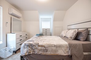 3 bedrooms, iron/ironing board, free WiFi, bed sheets - Tranquil Stay (Shirley)