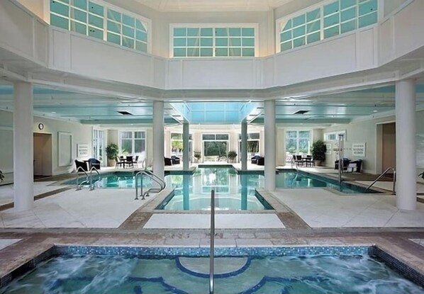 Piscina coperta, piscina all'aperto