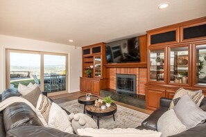 Smart TV, lareira, videogames, pebolim