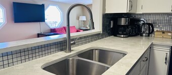 Spacious 5 bedrooms sleep 22