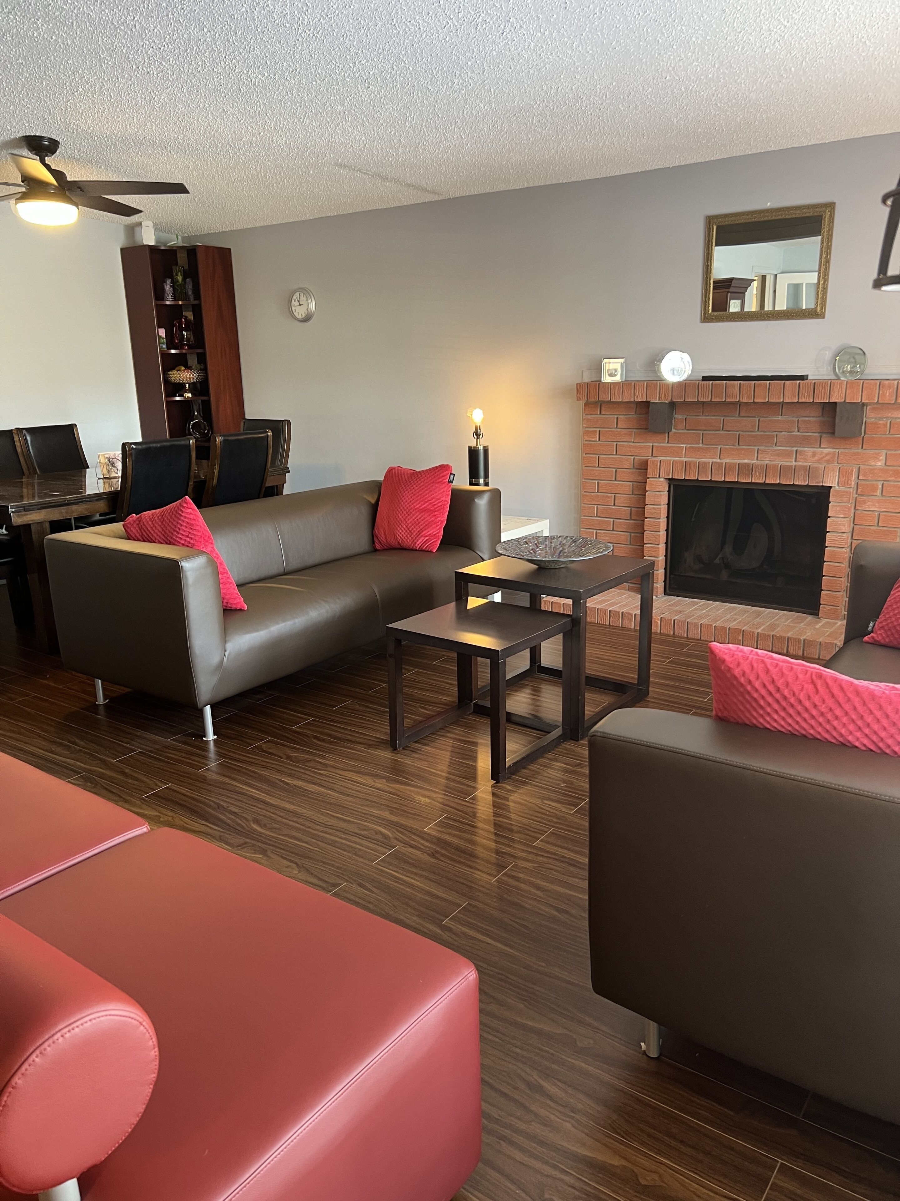 Spacious 5 bedrooms sleep 22