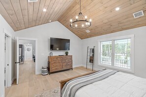 4 soverom, strykejern/-brett, wi-fi (inkludert) og sengetøy