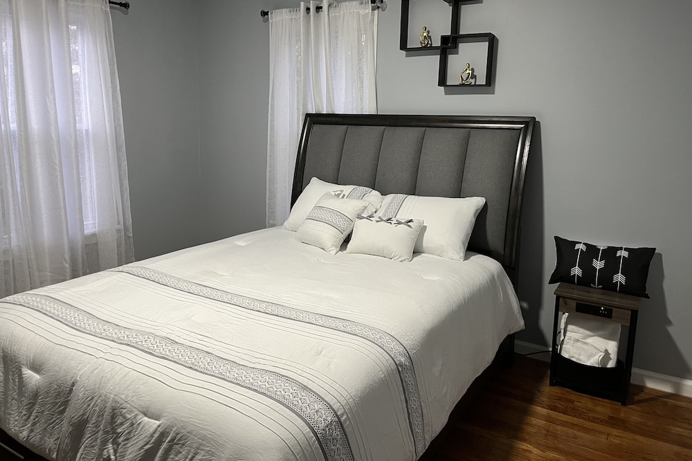 Upscaled Quiet Neighborhood- Modern 3 BDRM