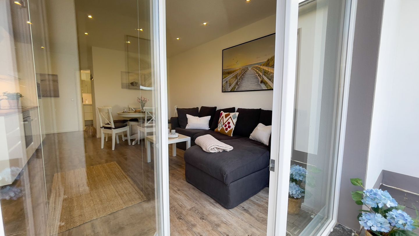 TV, table tennis, stereo