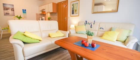 TV, table tennis, stereo